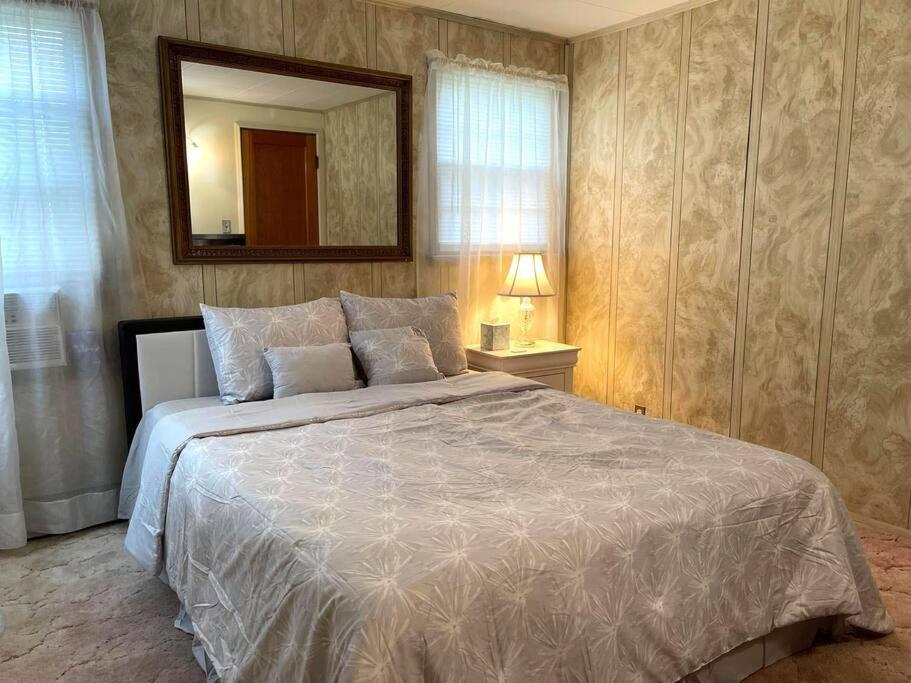 Entire Home In Buffalo - 6 Guests 3 Bedroom 1 Bath - Convenient Location - 25Min To Niagara Falls Luaran gambar