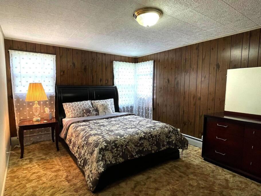 Entire Home In Buffalo - 6 Guests 3 Bedroom 1 Bath - Convenient Location - 25Min To Niagara Falls Luaran gambar