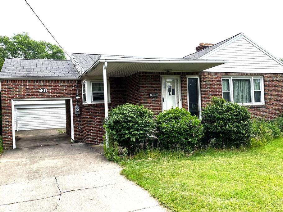 Entire Home In Buffalo - 6 Guests 3 Bedroom 1 Bath - Convenient Location - 25Min To Niagara Falls Luaran gambar
